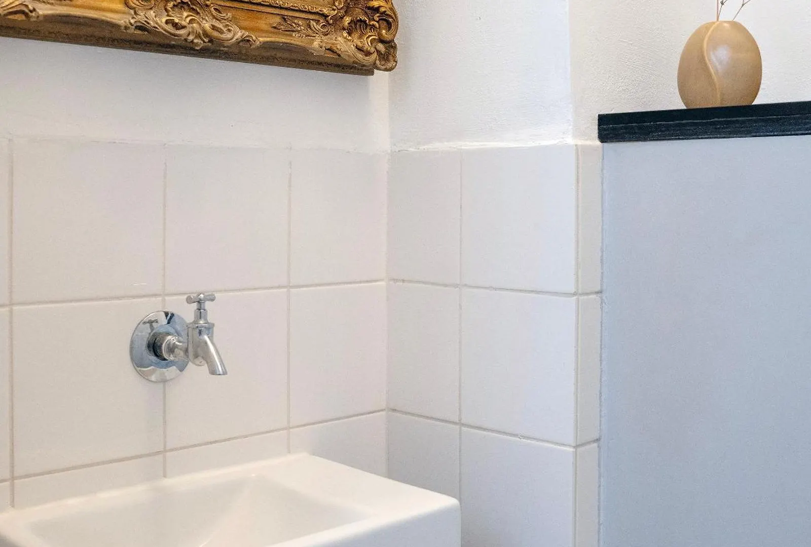 Authentic Amsterdam Bed And Breakfast Rai